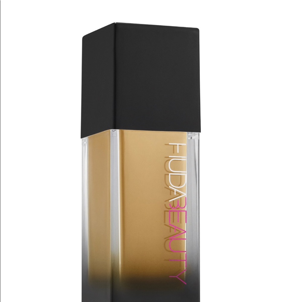 Huda beauty foundation